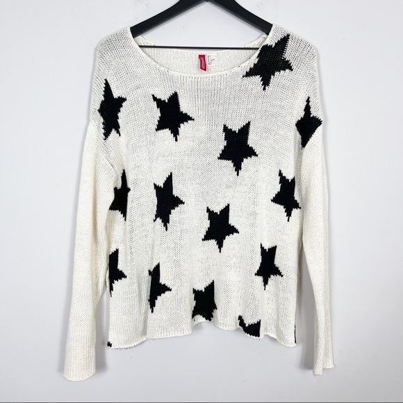 H&M Sweaters - H&M Divided Star Sweater Size Small NWT